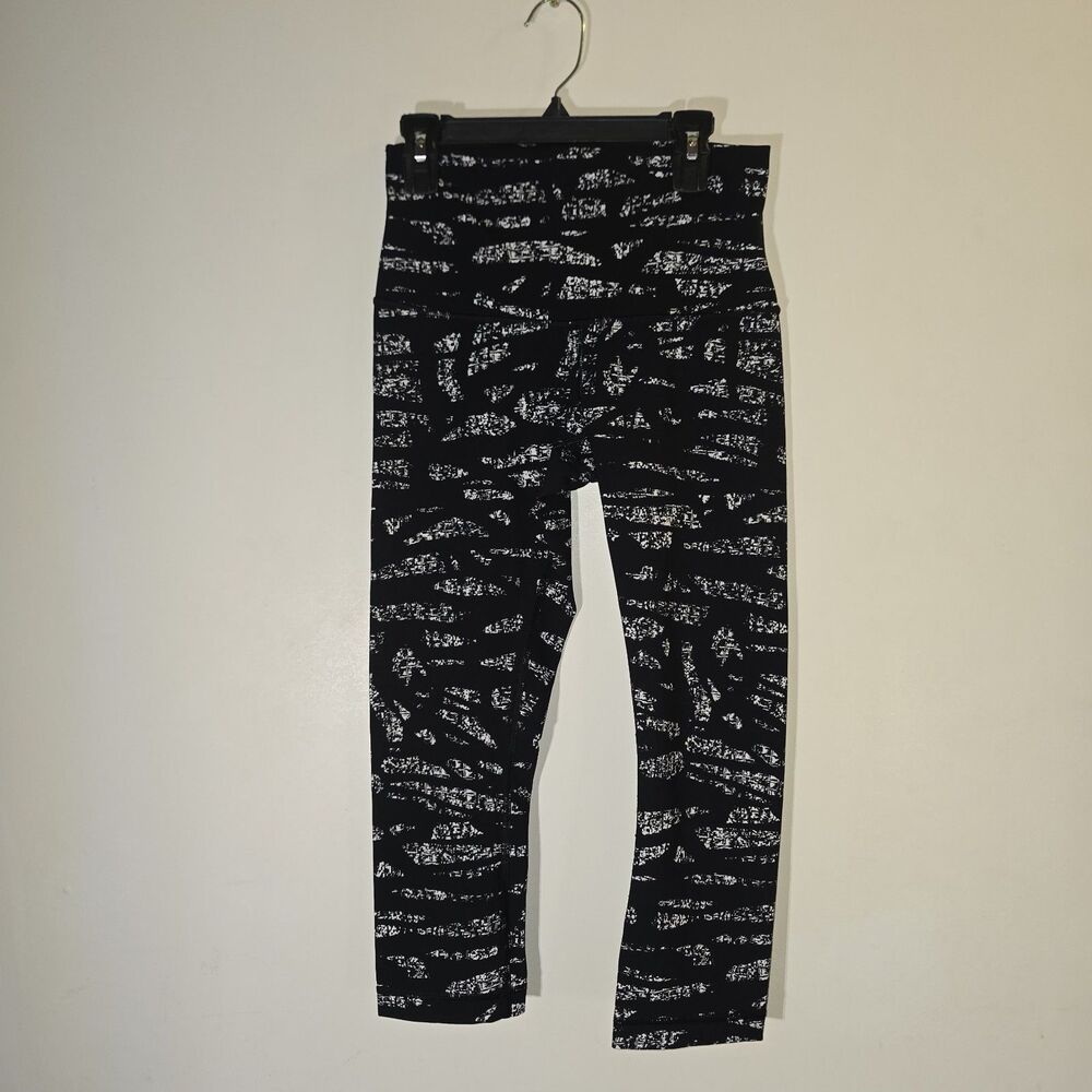 Lululemon Wunder Under Luxtreme Hi Rise Crop Graf Black White Size 6
